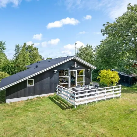 Mina - 600m To The Fjord By Interhome